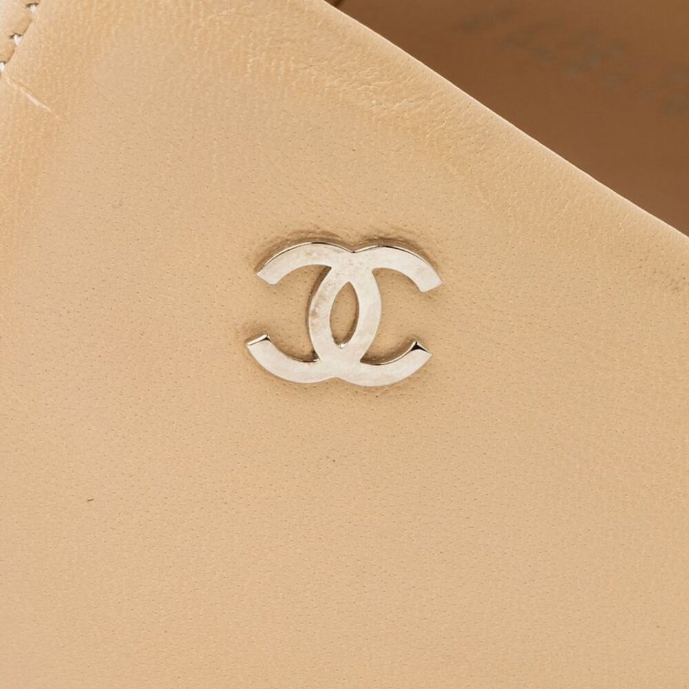 Chanel Lambskin CC Cap Toe Pumps - Size 7.5 / 37.5 - Picture 9 of 9